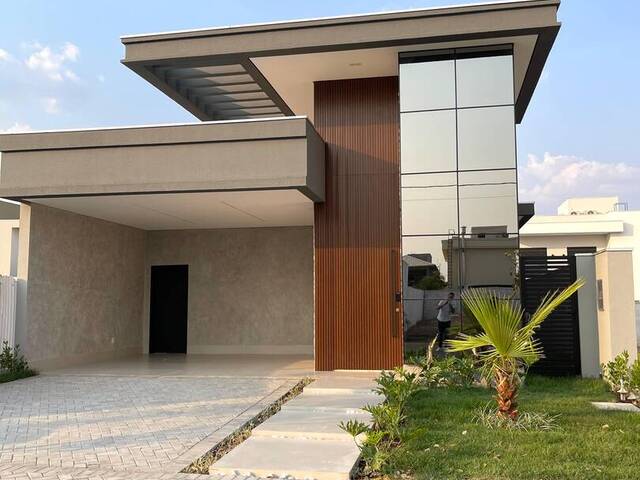 #35 - Casa para Venda em Cuiabá - MT - 1
