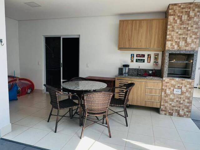 #41 - Casa para Venda em Cuiabá - MT - 2